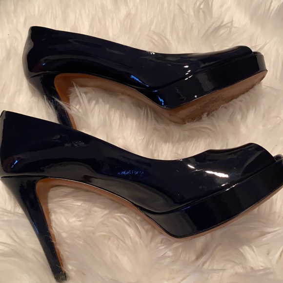 Gucci Navy Lisbeth Patent Peep Toe Platform Heels. Size 39/9 - Picture 5 of 5